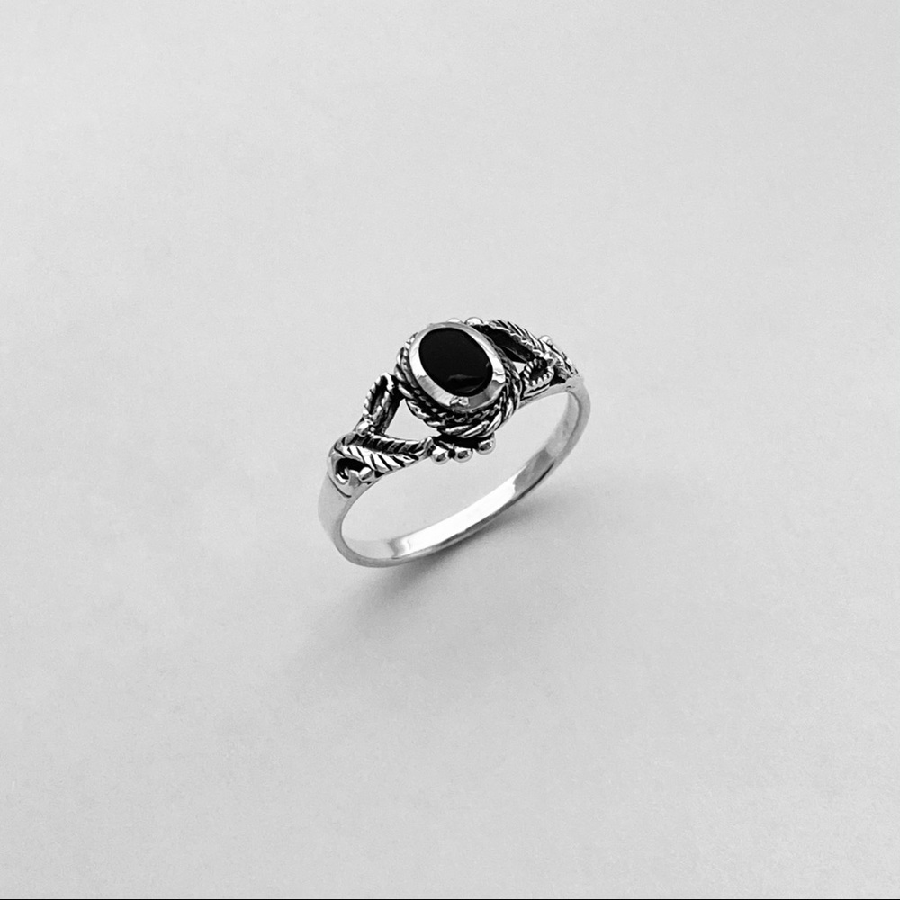 Sterling Silver Black Onyx Ring - Picture 5 of 12